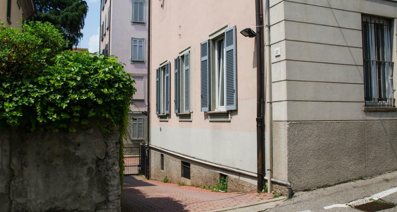Flowers Apartment Joivy 25 Como Exterior photo