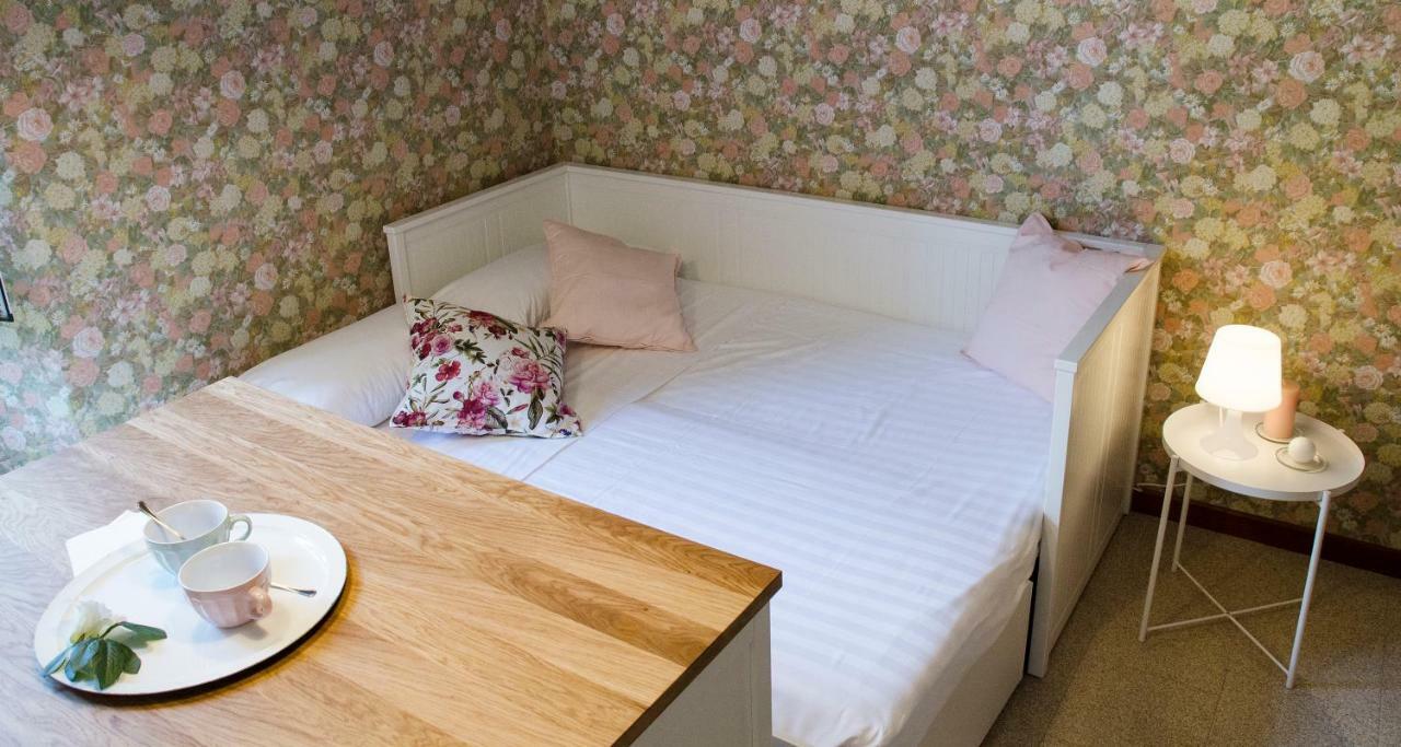 Flowers Apartment Joivy 25 Como Exterior photo