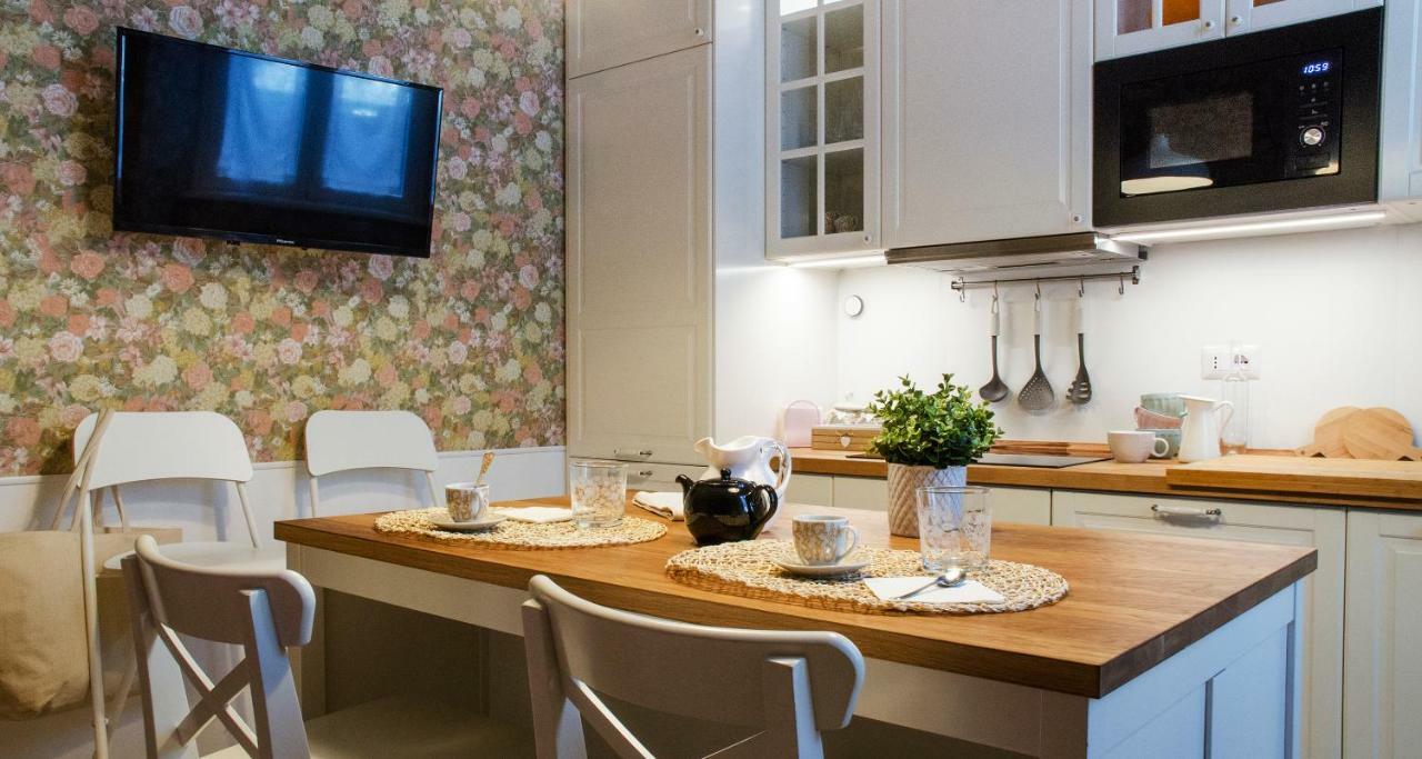 Flowers Apartment Joivy 25 Como Exterior photo